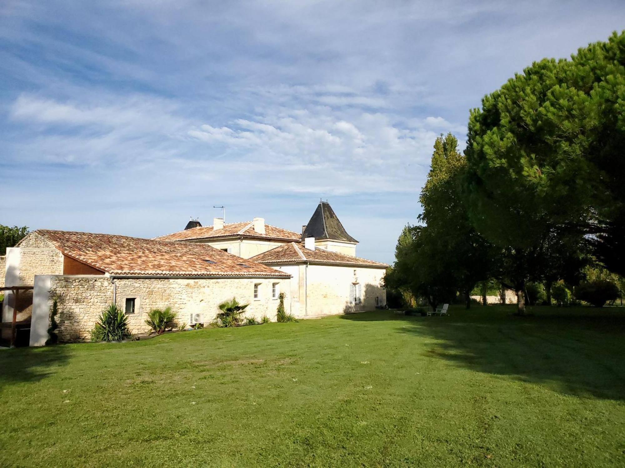 Domaine De La Gemoliere Panzió Gémozac Kültér fotó